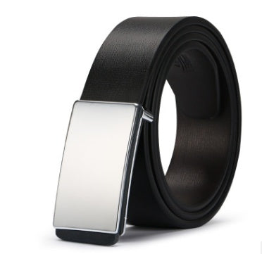 The young man's belt buckle belt smooth leather belts